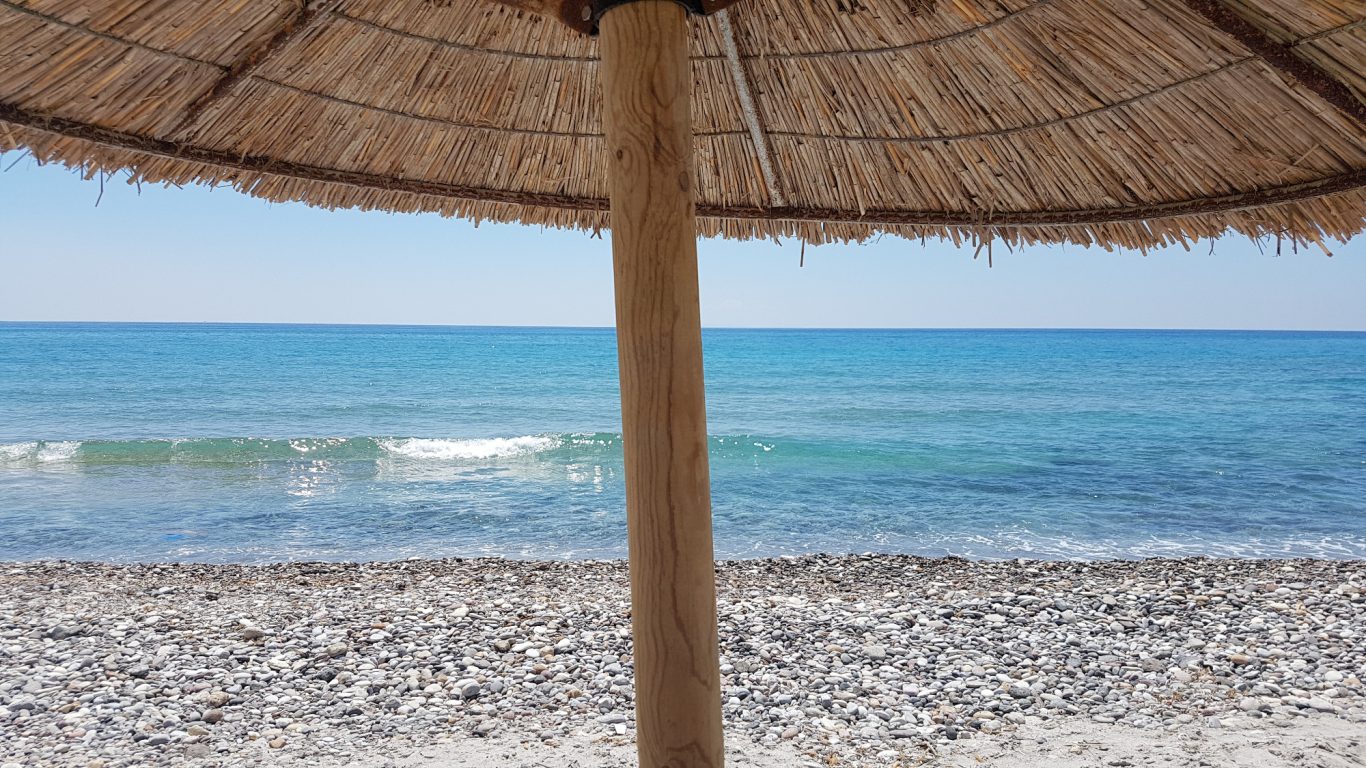 Das Restaurant oberhalb des Strandes ist sehr zu empfehlen!